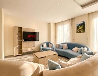 Three-Bedroom Deluxe Apartment