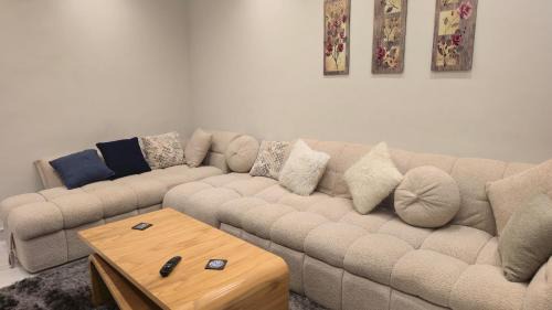 Two-Bedroom Deluxe Apartment with Balcony