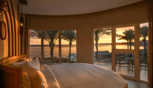 Panorama Jacuzzi Suite - Posh Club
