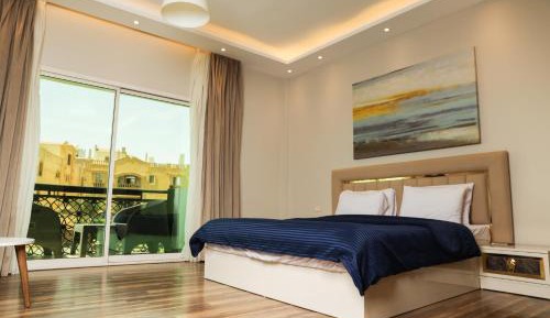 Deluxe Suite