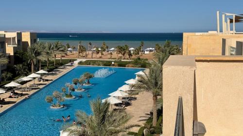 Two-Bedroom Apartment with Balcony and Sea View