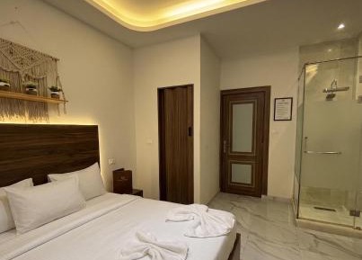 Superior King Room