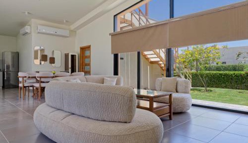 Villa with Garden View