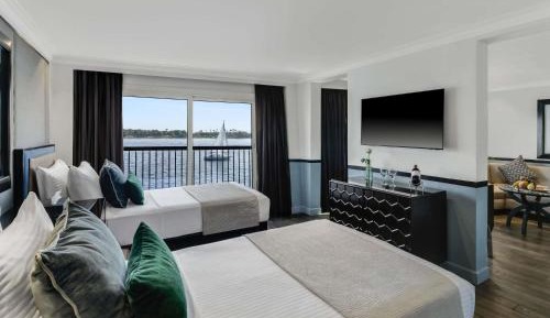 Deluxe Suite with One Double Bed - River Side
