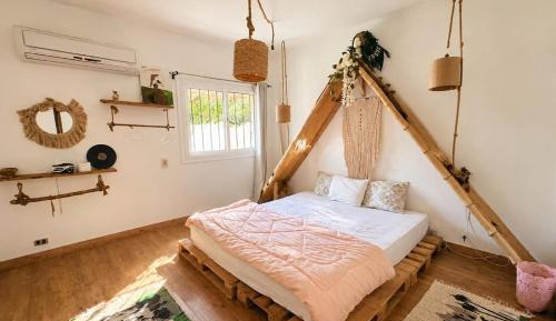 Standard Double Room with Shared Bathroom