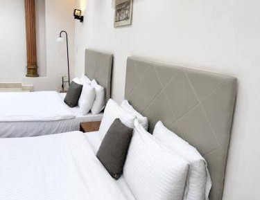 Deluxe Family Room