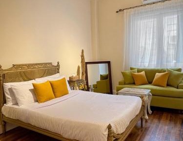 Deluxe Queen Room
