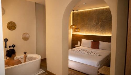 Double Room with Pyramids View