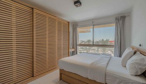 Deluxe One-Bedroom Apartment with City View