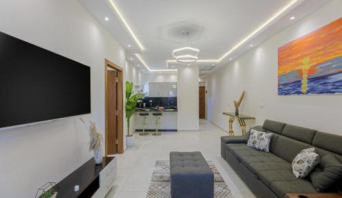 One-Bedroom Apartment with City View