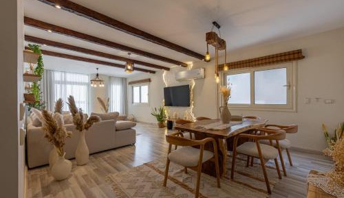 Deluxe Apartment