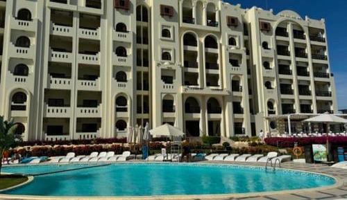 One-Bedroom Apartment with Sea View and Balcony