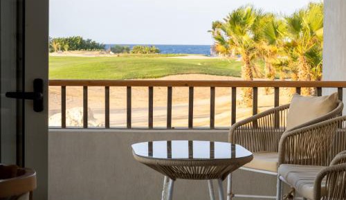 Two-Bedroom Apartment with Balcony and Sea View
