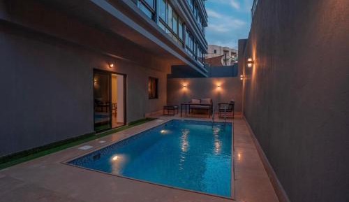 Apartment with Pool View 