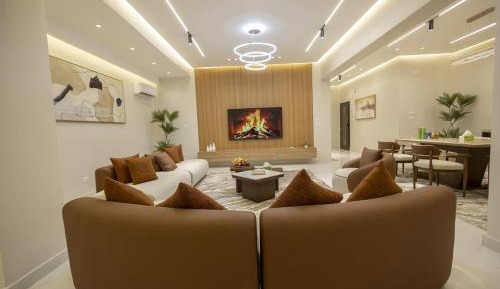 Four-Bedroom Luxury Apartment
