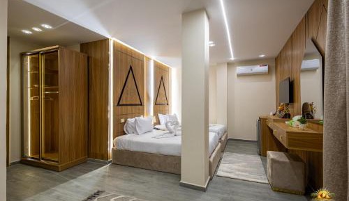 Suite with Garden View