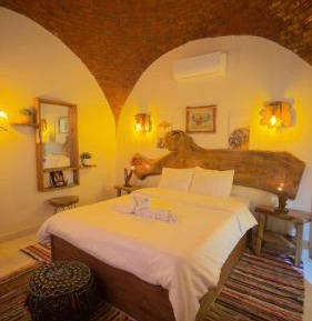 Queen Room with Garden View