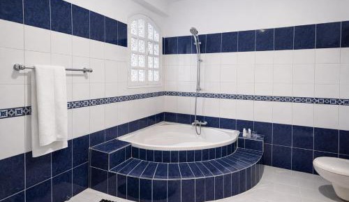 Queen Room with Pool View