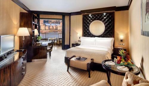 Fairmont Gold Signature Room- Lounge access