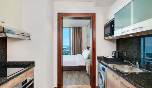 Family King Suite with View