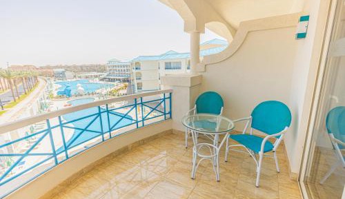 Family Suite Pool or Side Sea View