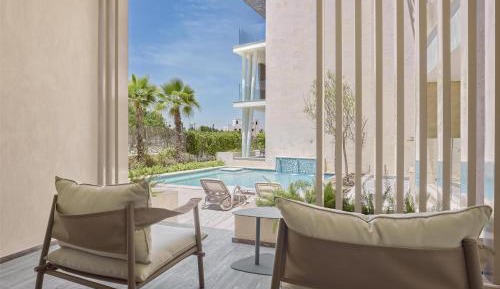 Superior Room with Two Double Beds - Pool Access