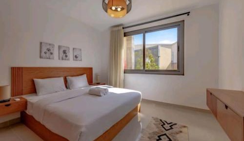 One-Bedroom Apartment with Pool View