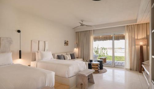 Sea Front Cabana With King Bed