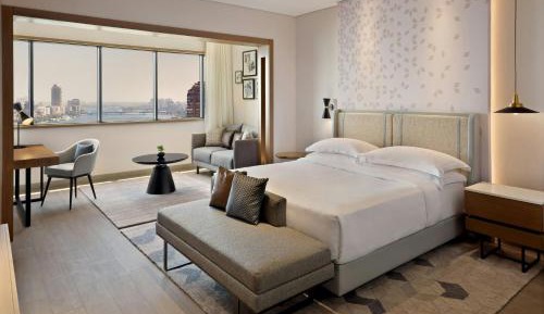 Sky Suite, 2 Bedroom Suite, Bedroom 1: 1 King, Bedroom 2: 2 Double, Nile, Skyline view	