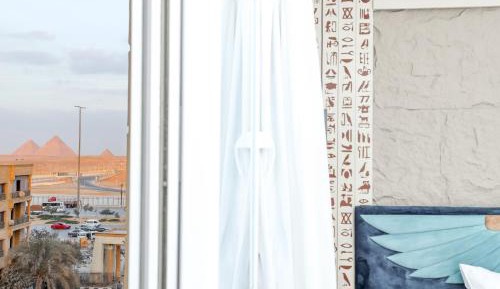 Deluxe Double Room with Pyramids View