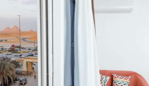 Deluxe Twin Room with Pyramids View