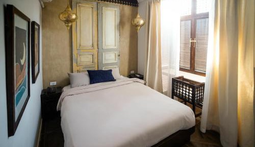 Deluxe Queen Room