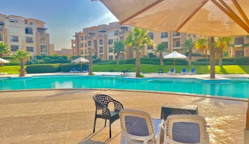 Three-Bedroom Apartment with Balcony