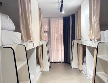 Single Bed in Mixed Dormitory Room