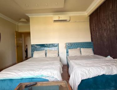 Deluxe Double Room (2 Adults + 1 Child)