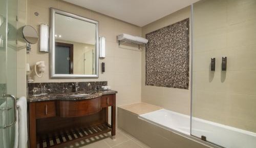 Deluxe Room - City View