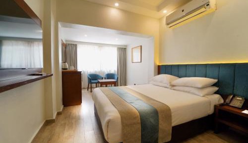Superior Room King Bed City View
