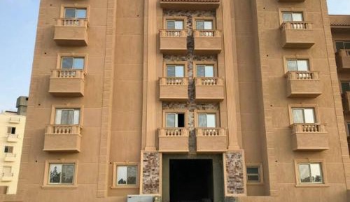 Three-Bedroom Apartment with Balcony