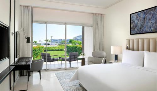 Deluxe Room Garden Access