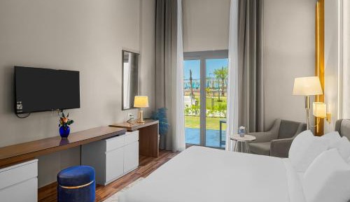 Elegant Chalet Two Bedroom With Sea View