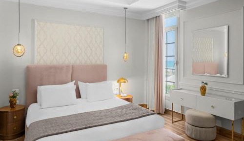 Royal Villa Five Bedroom With Sea View