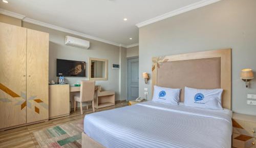Standard Double Room With Panoramic Pyramids View