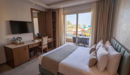 Family Jacuzzi Suite
