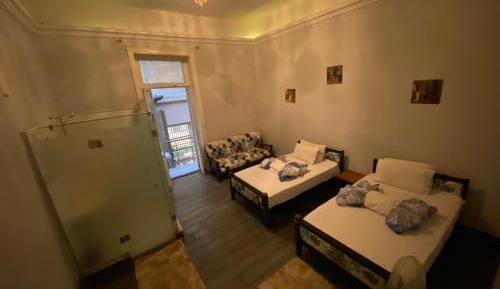 Single Bed in Mixed Dormitory Room