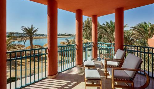 Deluxe Room, Guest room, 2 Twin/Single Bed(s), Beach front