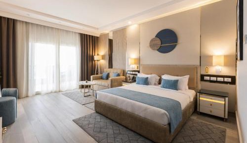 Deluxe Room Sea & Pool View