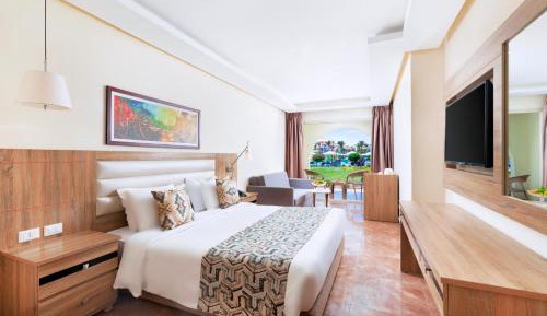 Deluxe Room with Garden View