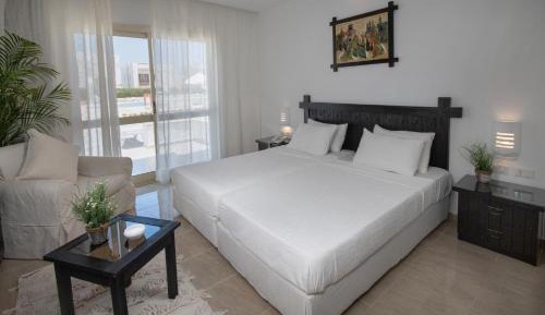 Deluxe Double or Twin Room with Pool View