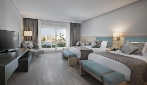 Deluxe Double or Twin Room with Garden View