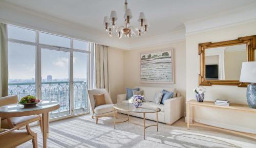 Premium Corniche Suite